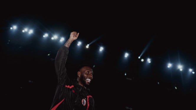 1753562734_6884a347ed88c-pemain-persija-jakarta-aliano-lima_665_374.jpg