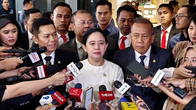 6835790a06d8e-prabowo-tunjuk-langsung-dirjen-pajak-dan-bea-cukai-puan-ada-kebutuhan-penting_665_374.jpg
