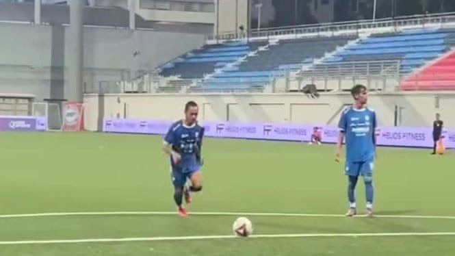 6883bab2f1e89-atep-bikin-gol-untuk-persib-bandung_665_374.jpg