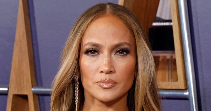 jennifer-lopez-2217233456.jpg