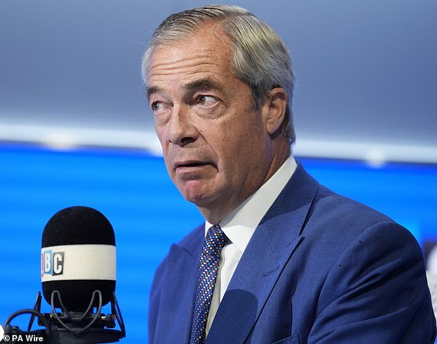 100900605-14968377-Labour_has_reignited_a_row_with_Nigel_Farage_by_claiming_Reform_-m-49_1754300755230.jpg