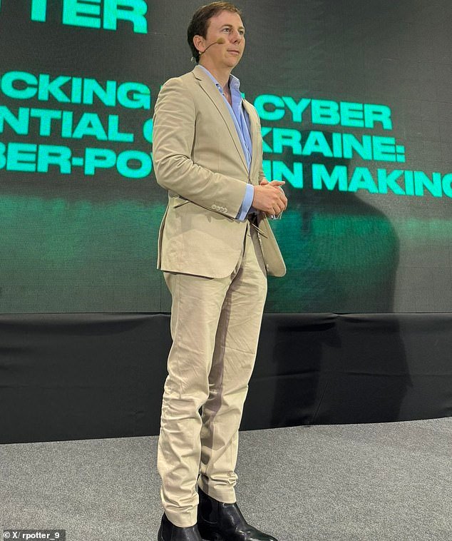 101094577-14977951-Robert_Potter_an_Australian_who_runs_his_own_multinational_cyber-a-1_1754908843924.jpg