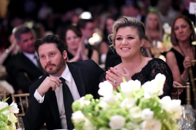 1755209041_0807_kellyclarkson_03-scaled.jpg