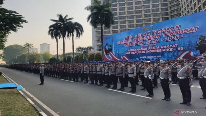 1755443007_68a012e213ed6-apel-gelar-pasukan-operasi-kepolisian-terpusat-merdeka-jaya-2025_665_374.jpg