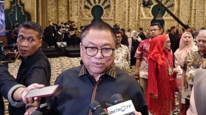 1755552391_68a3448f576ef-ketua-umum-partai-hanura-oesman-sapta-odang-oso_665_374.jpg