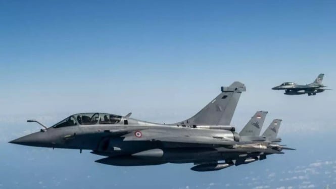 681b12df4eb4c-viva-militer-pesawat-tni-au-dan-rafale-prancis_665_374.jpg