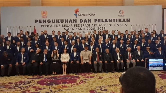 689077ce71a43-anindya-bakrie-dan-pengurus-akuatik-indonesia-2025-2029-resmi-dilantik_665_374.jpeg