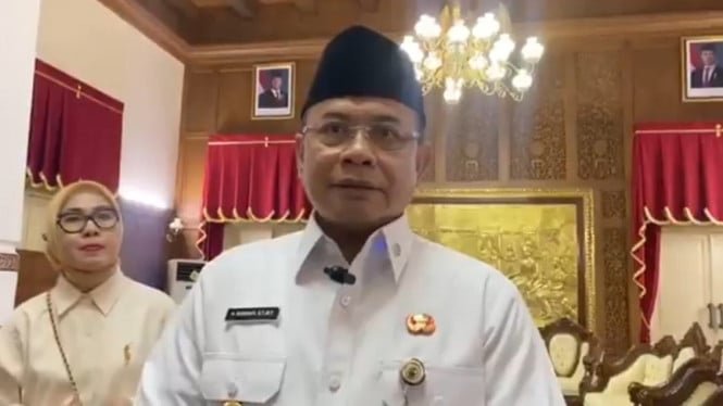 689c582c5bdd0-bupati-pati-sudewo-menanggapi-soal-demo-13-agustus-2025_665_374.jpg