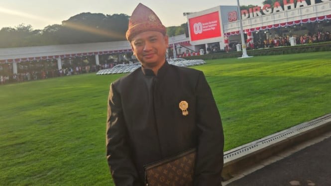 68a334dc57291-pimpinan-pesantren-darul-amanah-kh-muhammad-fatwa_665_374.jpg