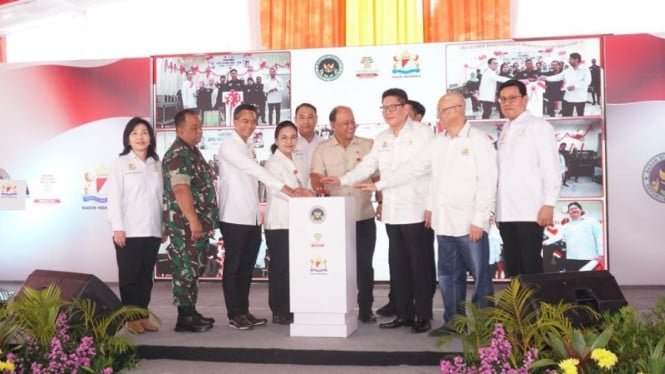68a9b3ade3bf8-peresmian-enam-sppg-satgas-mbg-gotong-royong-kadin-dan-bgn-di-semarang_665_374.jpg