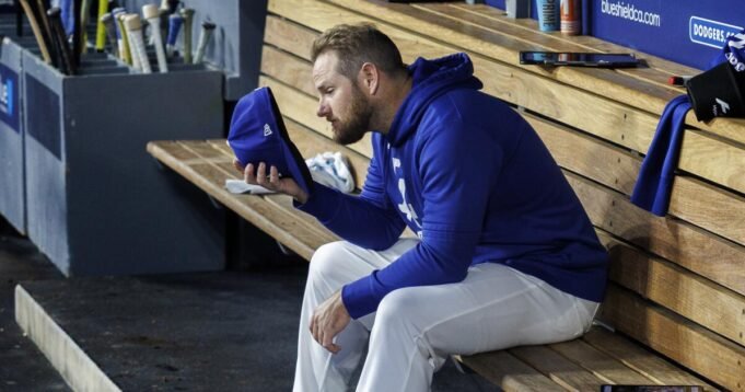 urlhttps3A2F2Fcalifornia-times-brightspot.s3.amazonaws.com2Fb12F4f2F91b409ca4471ac5ae39eb0e21a542F1512005-sp-mlb-dodgers-white-sox-12-gmf.jpg
