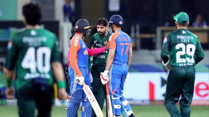 2025-09-21T172324Z_921240379_UP1EL9L1CAYRP_RTRMADP_3_CRICKET-ASIACUP-IND-PAK.JPG