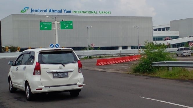 6280f93a54da1-bandara-ahmad-yani-semarang_665_374.jpg