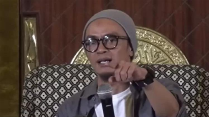 68b01d0cd5243-ustaz-kondang-asal-bandung-evie-efendi_665_374.png