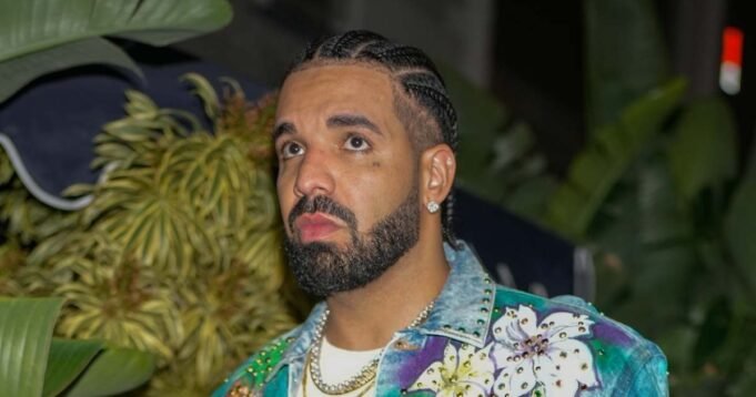 GettyImages-2103391830-Drake.jpg