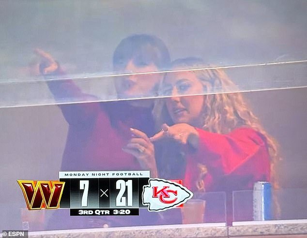 103364005-15232403-Taylor_Swift_and_Brittany_Mahomes_celebrated_Travis_Kelce_s_hist-a-16_1761618457801.jpg