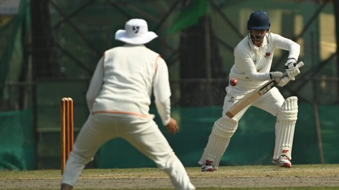 12205_17_10_2025_12_10_26_5_25_RANJITROPHYMATCHJAMMUANDKASHMIRVSMUMBAITSHER_I_KASHMIRSTADIUMSRINAGAR_SGR_17_10_2025.JPG