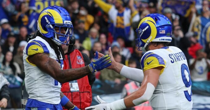 1760895918_urlhttps3A2F2Fcalifornia-times-brightspot.s3.amazonaws.com2F402Ffd2F91d827964abb94433aebc2d2ccd82Frams-jaguars-football-10286.jpg