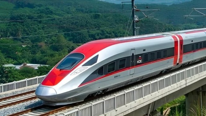 1761210501_68e4909ba60ca-kereta-cepat-whoosh_665_374.jpg