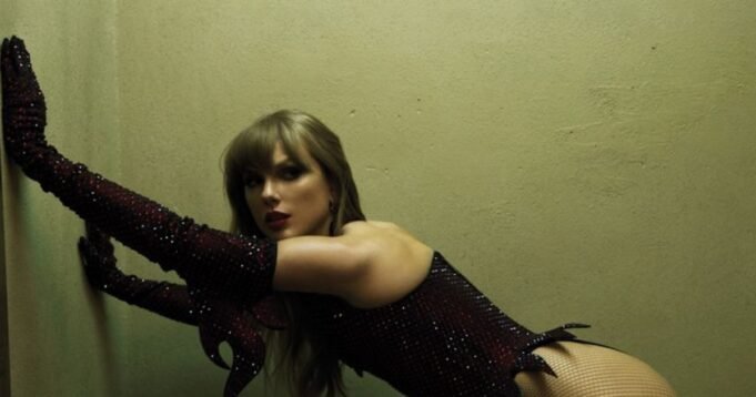 1761543498_taylor-swift-standby-e1759620022764.jpg