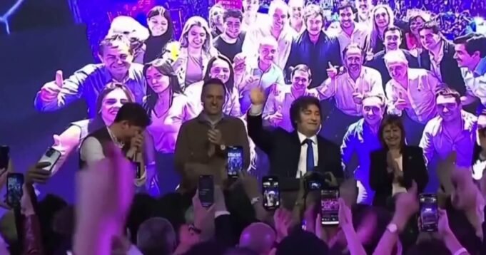1761619396541_now_topstory_castro_milei_251027_1920x1080-lg4144.jpg