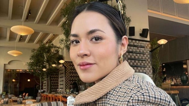 61eb7d3f1dc21-potret-raisa_665_374.jpg