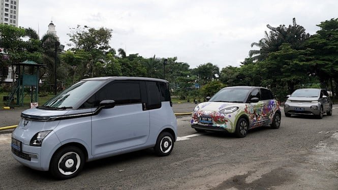 67f782a926040-mobil-listrik-wuling-air-ev-bingouev-dan-cloud-ev_665_374.jpg