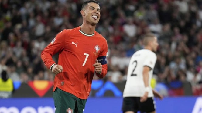 6840f8a759a14-kapten-timnas-portugal-cristiano-ronaldo_665_374.jpg