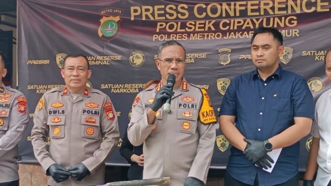 6878db4e3762c-kapolres-metro-jakarta-timur-kombes-pol-nicolas-ary-lilipaly-tengah_665_374.jpg