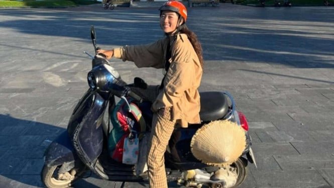 68e642cf7c641-wanita-asal-jepang-yuki-nakatani-keliling-dunia-dengan-vespa_665_374.jpg