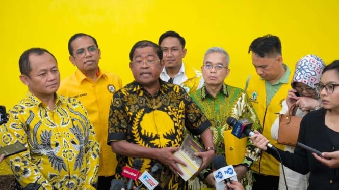 68f0c3a8191b3-wakil-ketua-umum-partai-golkar-idrus-marham-tengah_665_374.jpg