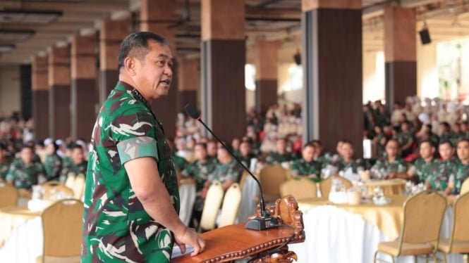 68f2404446d33-kepala-staf-angkatan-darat-kasad-jenderal-tni-maruli-simanjuntak_665_374.jpg