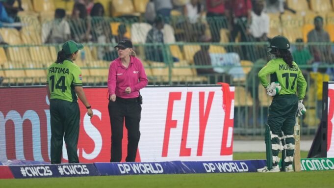 Sri_Lanka_Womens_Cricket_WCup_20275.jpg