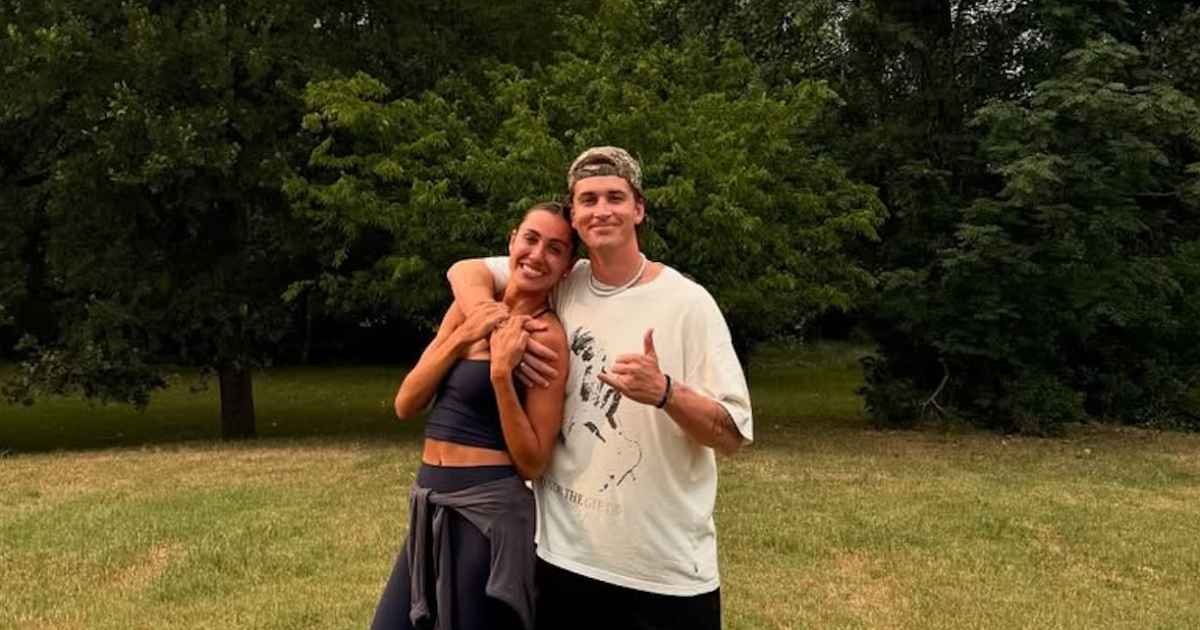 Los influencers Sami Clarke, JT enumera la casa por 1.39