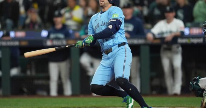 urlhttps3A2F2Fcalifornia-times-brightspot.s3.amazonaws.com2F3e2Fda2Ffe3381384aa2bc2ab1ea8b8a3da02Falcs-blue-jays-mariners-baseball-41456.jpg