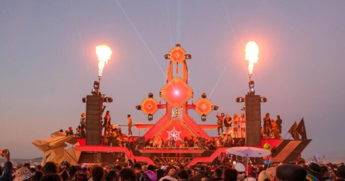 urlhttps3A2F2Fcalifornia-times-brightspot.s3.amazonaws.com2F482F022F74ffdfa54b84af9a42052018275f2Fmilesnajera-burning-man-2025-2.jpg