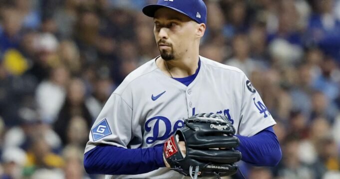 urlhttps3A2F2Fcalifornia-times-brightspot.s3.amazonaws.com2Fd22F212F15cf3905432c9239be42070bd22b2F1525895-sp-mlb-nlcs-game1-dodgers-brewers-10.jpg
