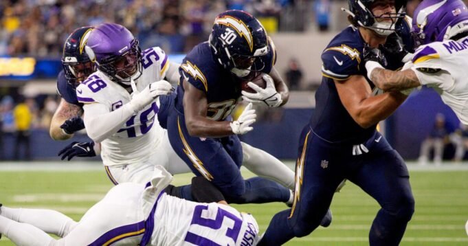 urlhttps3A2F2Fcalifornia-times-brightspot.s3.amazonaws.com2Ff12F4a2F62f2600c4a319659cbb93c914b1f2F1525945-sp-nfl-chargers-vikings-011-eat.jpg
