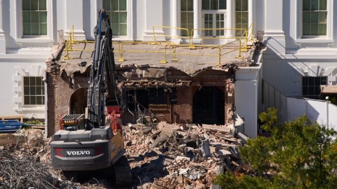 white-house-8-ap-gmh-251023_1761238556810_hpMain_16x9.jpg