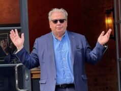 Mike Graham fue despedido de Talk Breakfast después de que se publicara un mensaje racista en su cuenta de Facebook que, según él, fue pirateada.