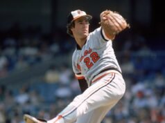 El lanzador del Salón de la Fama Jim Palmer es disciplinado por ‘conducta ofensiva’ contra un colega negro, revela un memorando filtrado