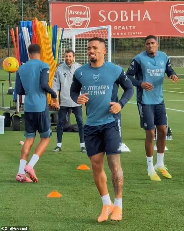 103679279-15268489-Gabriel_Jesus_has_returned_to_Arsenal_first_team_training_10_mon-a-55_1762516159508.jpg
