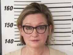 Alto juez de Iowa arrestado después de desmayarse ebrio mientras conducía en una carretera importante