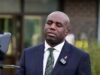 El preso liberado por error en marzo de 2024 sigue en libertad: uno de los cuatro presos liberados por error que siguen en libertad, una mayor humillación para David Lammy