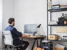 ¿De vuelta a la oficina? El sector público gasta casi £1,3 millones de libras esterlinas del dinero de los contribuyentes en equipos del trabajo desde casa