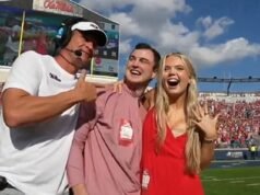 Momento increíble: Lane Kiffin despierta el compromiso de la pareja en el campo