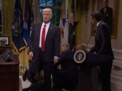 Un boceto de SNL que se burla de la emergencia médica de la Oficina Oval es calificado de «despiadado» e «incómodamente escalofriante»