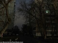 Ucrania se esfuerza por volver a encender las luces después de que los devastadores ataques rusos dejaran la capacidad de generación de energía «en cero»