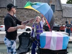 GRAHAM GRANT: Criminales empedernidos se frotan las manos con alegría mientras los altos mandos se despiden de su cordura por un paraguas roto.