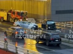 El tráfico en Kings Way se retrasa en Melbourne después de que una dramática persecución policial termina en un accidente